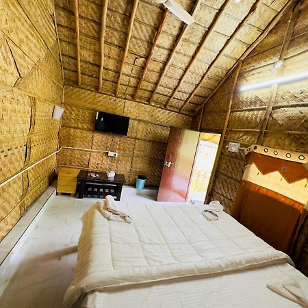 Tamarind Tree Way Side Amenities Hotel Хоспет Екстериор снимка