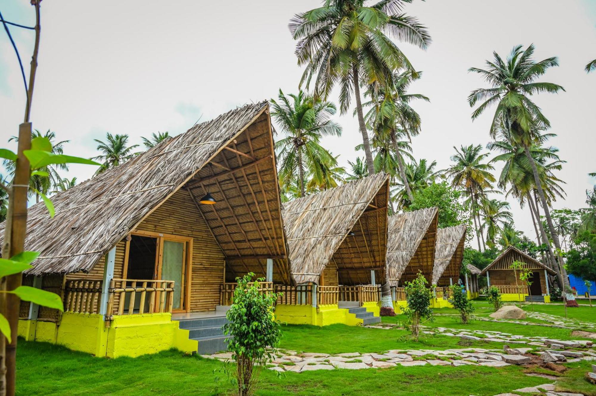 Tamarind Tree Way Side Amenities Hotel Хоспет Екстериор снимка