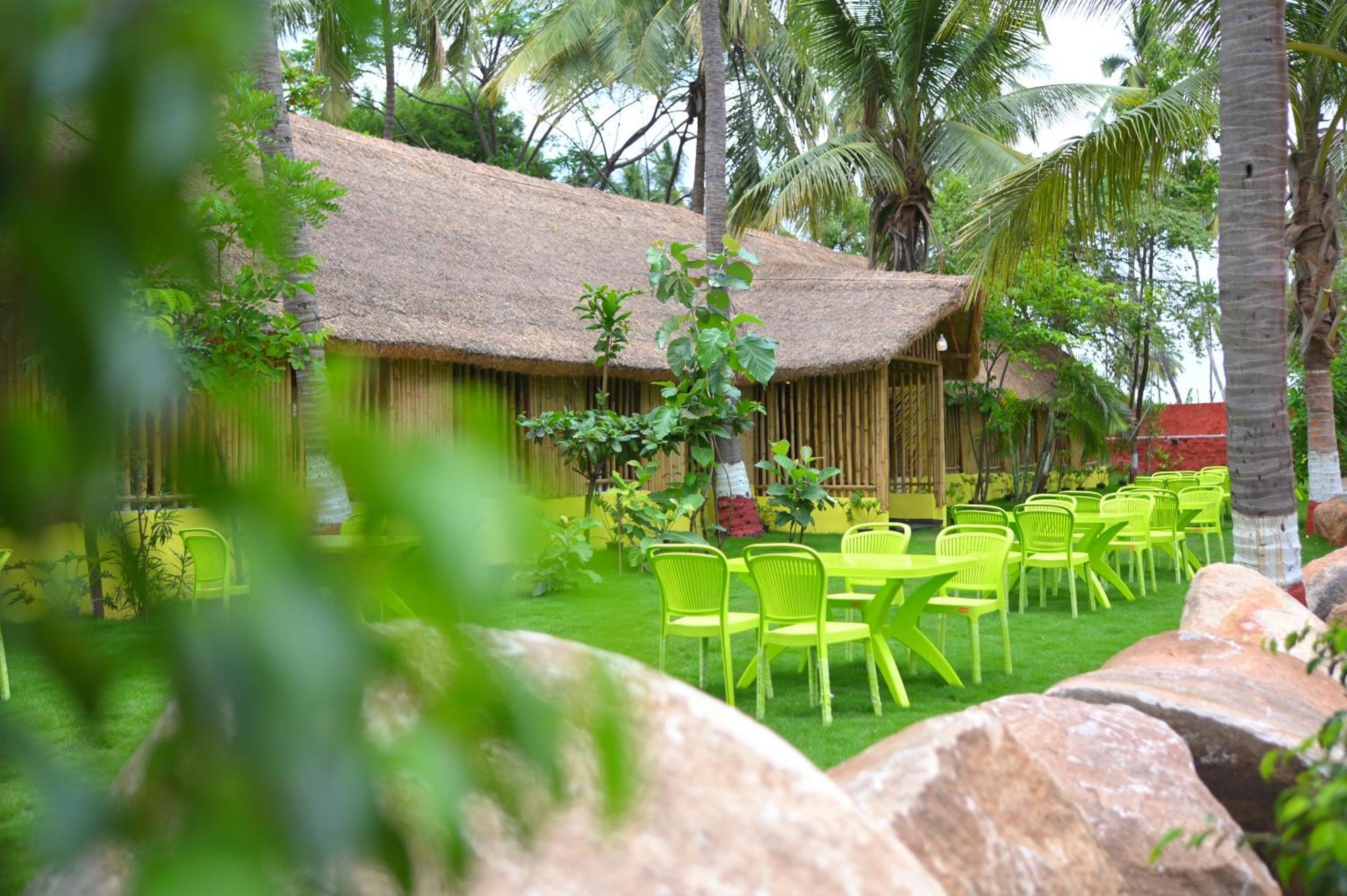 Tamarind Tree Way Side Amenities Hotel Хоспет Екстериор снимка