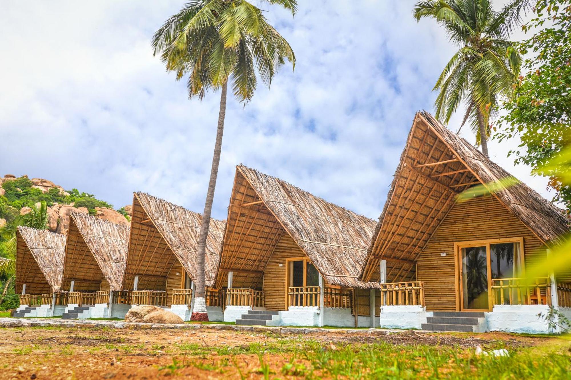 Tamarind Tree Way Side Amenities Hotel Хоспет Екстериор снимка